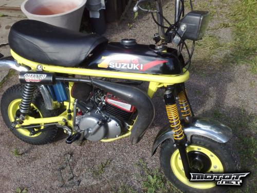 Suzuki PV 50