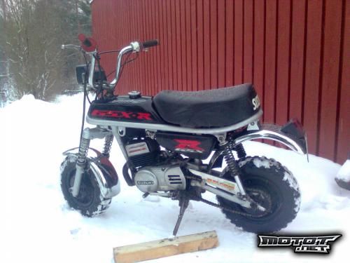 Suzuki PV 50