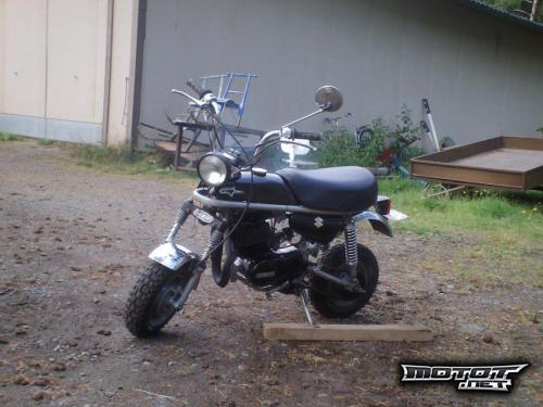 Suzuki PV 50