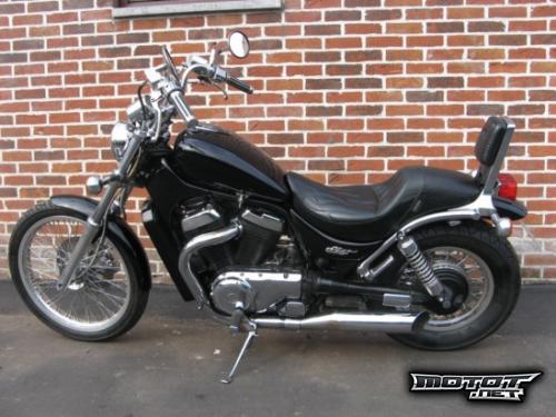 Suzuki Intruder 800