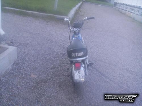 Suzuki PV 50
