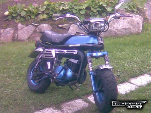 Suzuki PV 50