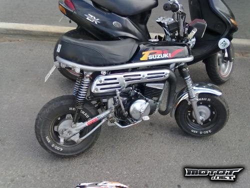 Suzuki PV 50