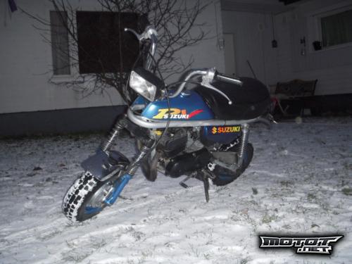 Suzuki PV 50
