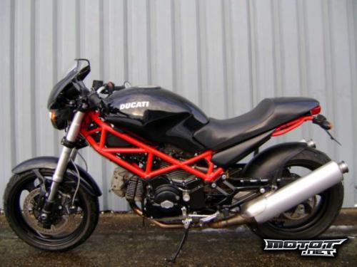 Ducati Monster 696