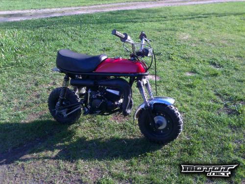 Suzuki PV 50