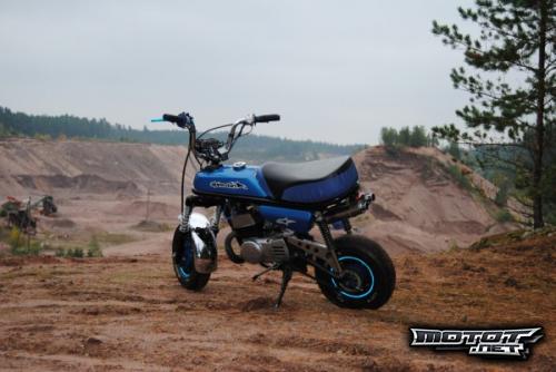 Suzuki PV 50