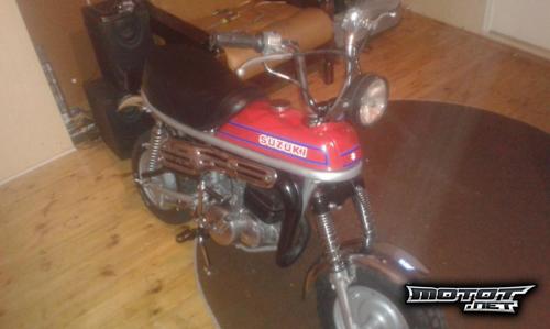 Suzuki PV 50