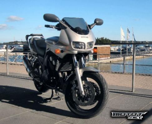 Yamaha FZS-600