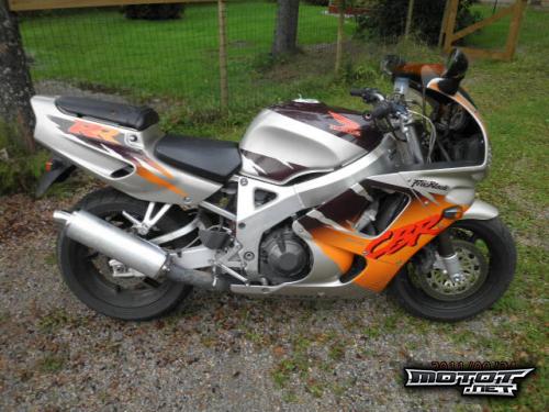 Honda CBR 900 RR